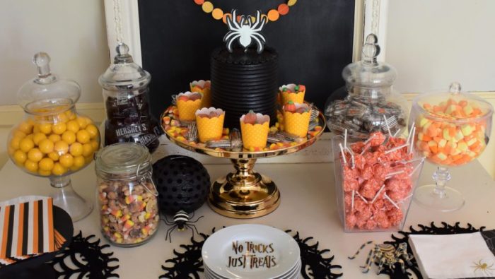 halloween dessert table displays